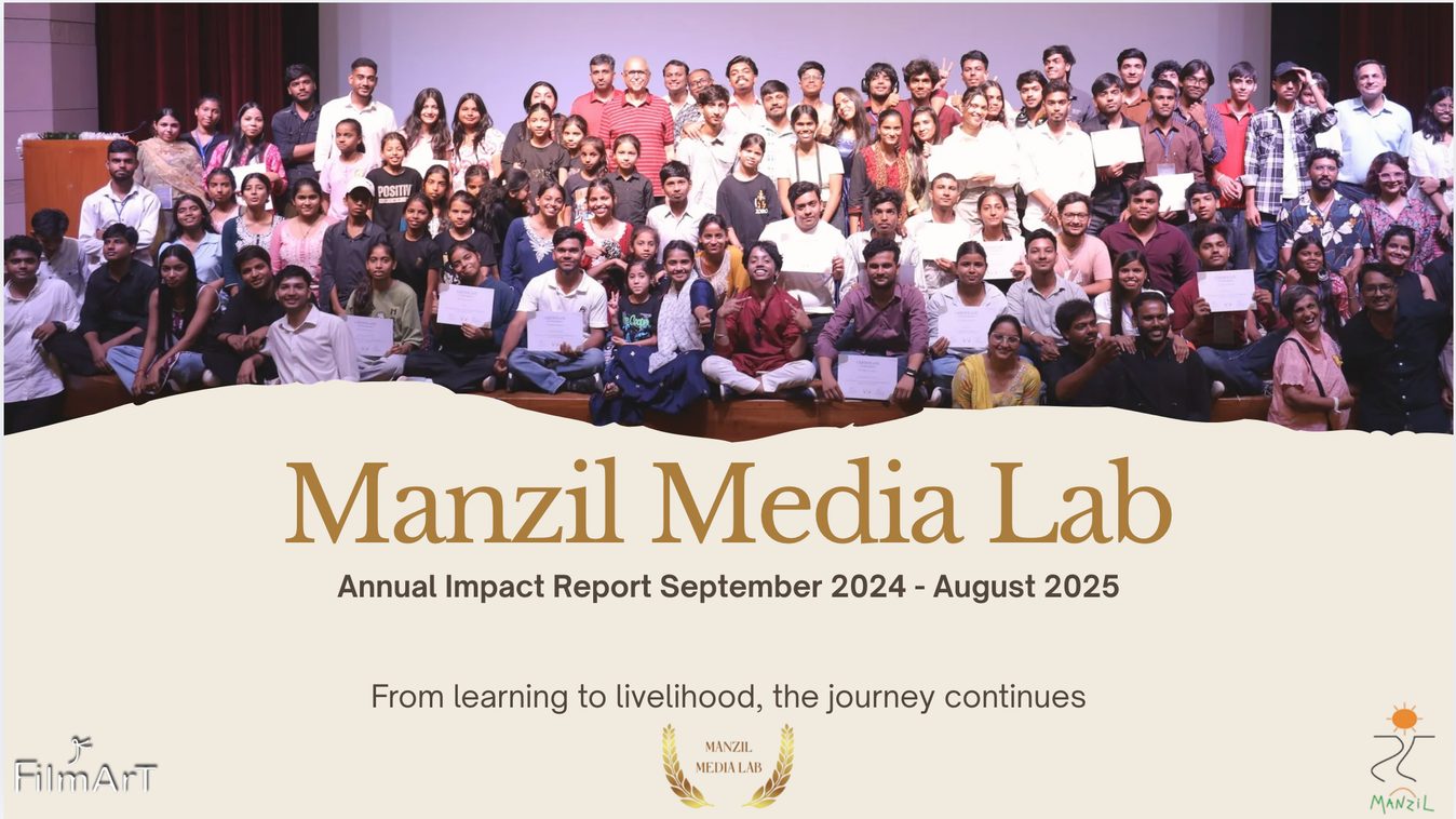 Manzil Media Lab students and trainers group photo